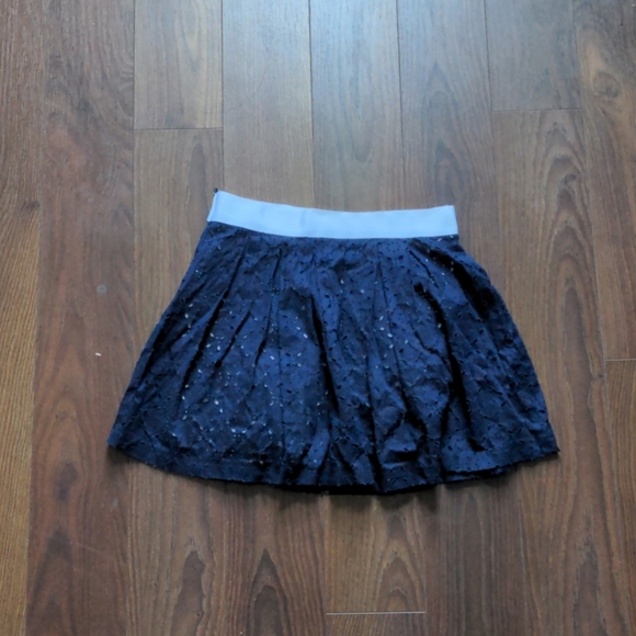 Girls navy blue skirt size 7 - Picture 2 of 3